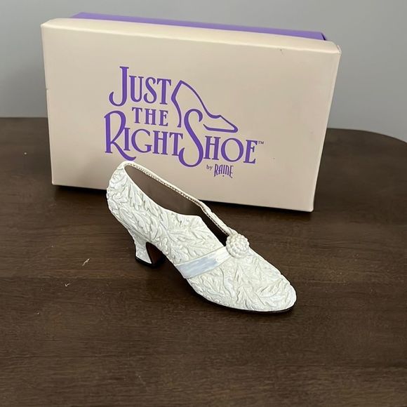 Just The Right Shoe | Accents | Ido Vintage9s Just The Right Shoe ...